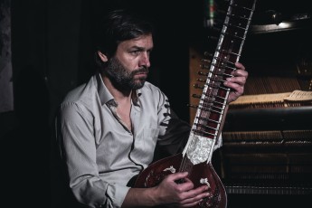 Zpráva z první linie - Kamil Mikulčík