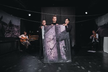 Zpráva z první linie - Petra Šimberová, Tamara Dikyová, Eva Ventrubová